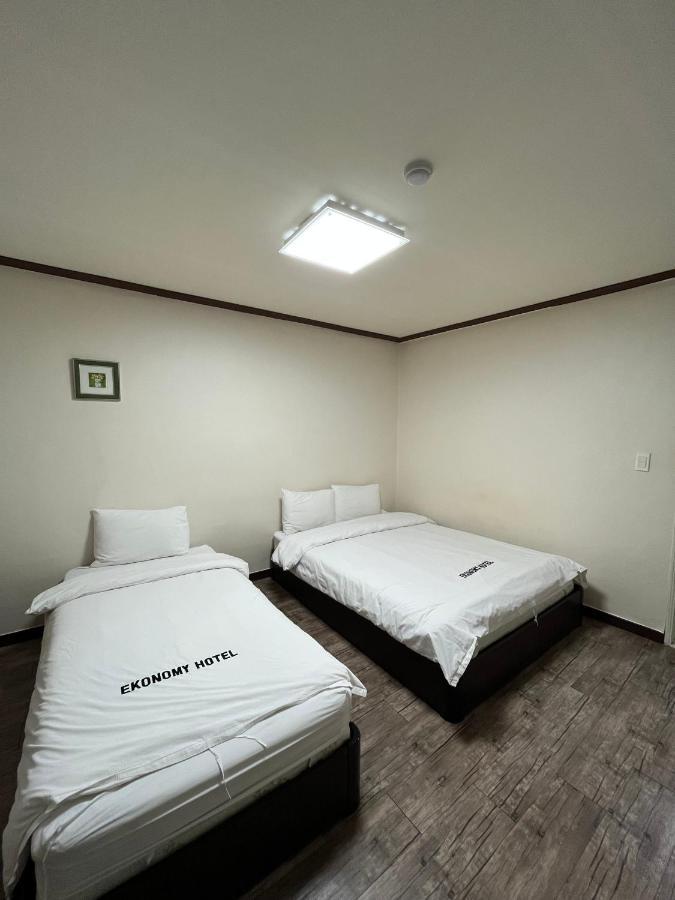 Ekonomy Hotel Мокпхо Екстер'єр фото