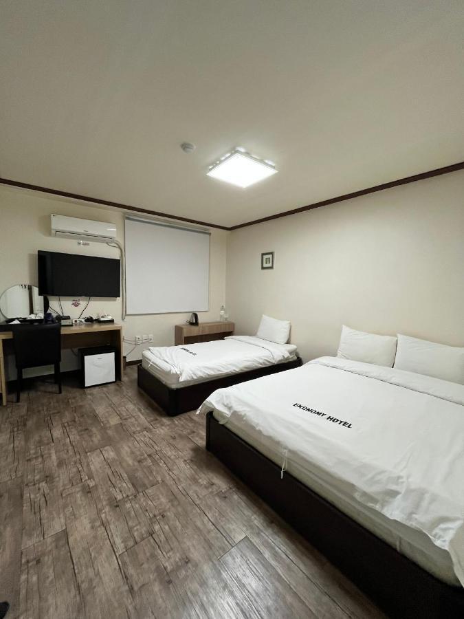 Ekonomy Hotel Мокпхо Екстер'єр фото