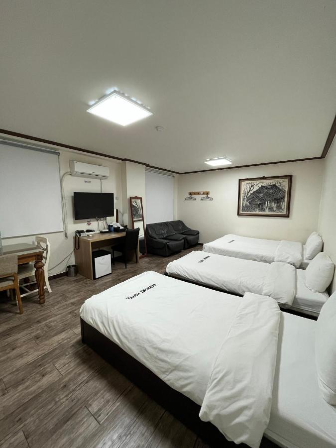 Ekonomy Hotel Мокпхо Екстер'єр фото