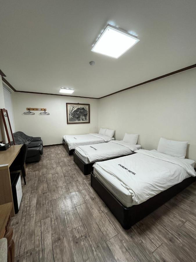 Ekonomy Hotel Мокпхо Екстер'єр фото